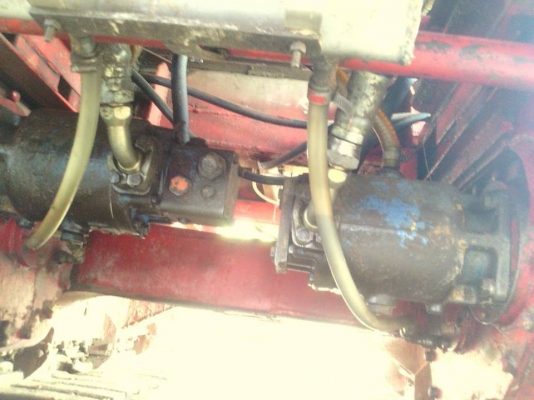 **รถเกี่ยวข้าวเกษตรพัฒนา เปิด 450,000 บ.ต่อรอง**ขาย รถเกี่ยวข้าวแบบอุ้ม เกษตรพัฒา อุ้ม2.5ตัน เครื่องยนต์ HINO HO7D-195HP ปั้มอีตั้น22 ตัวเดิน10HT  เครื่อง/ปั้ม/ช่วงล่าง ดีแน่นดี ทำงานดี แรง คล่องตัว บอดี้สวย สีสันดี ตรวจเช็คสภาพ พร้อมทำงาน ราคาต่อรองได้นิ