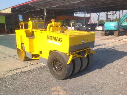 ขายรถบดBomagรุ่นBw123Acมือสองญี่ปุ่นมีใบอินวอย