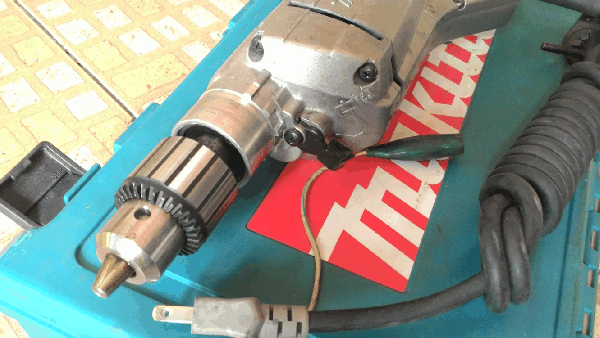 ขายสว่านเจาะกระแทก Makita 8416 16mm. 570W Made in japan.