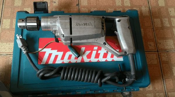 ขายสว่านเจาะกระแทก Makita 8416 16mm. 570W Made in japan.