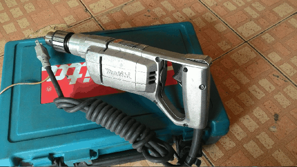 ขายสว่านเจาะกระแทก Makita 8416 16mm. 570W Made in japan.