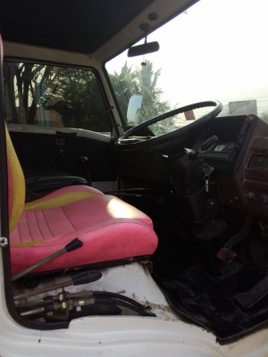 ขายหกล้อดั้ม777เครื่อง117แรงม้า ดั้มต่อใหม่มาใช้งานน้อยกระบะยาว3.80เมตร กว้าง2.10เมตร พวงมาลัยพาวเวอร์ สโลอินเตอร์4สปีด ช่วงล่างใหญ่ แอร์เย็นฉ่ำ ยางดีทุกเส้น เครื่องดี คัสซีสวย ทะเบียนพร้อมโอน