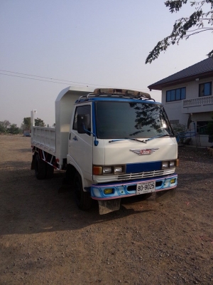 ขายหกล้อดั้ม777เครื่อง117แรงม้า ดั้มต่อใหม่มาใช้งานน้อยกระบะยาว3.80เมตร กว้าง2.10เมตร พวงมาลัยพาวเวอร์ สโลอินเตอร์4สปีด ช่วงล่างใหญ่ แอร์เย็นฉ่ำ ยางดีทุกเส้น เครื่องดี คัสซีสวย ทะเบียนพร้อมโอน