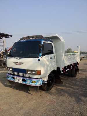 ขายหกล้อดั้ม777เครื่อง117แรงม้า ดั้มต่อใหม่มาใช้งานน้อยกระบะยาว3.80เมตร กว้าง2.10เมตร พวงมาลัยพาวเวอร์ สโลอินเตอร์4สปีด ช่วงล่างใหญ่ แอร์เย็นฉ่ำ ยางดีทุกเส้น เครื่องดี คัสซีสวย ทะเบียนพร้อมโอน