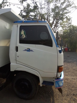 ขายหกล้อดั้ม777เครื่อง117แรงม้า ดั้มต่อใหม่มาใช้งานน้อยกระบะยาว3.80เมตร กว้าง2.10เมตร พวงมาลัยพาวเวอร์ สโลอินเตอร์4สปีด ช่วงล่างใหญ่ แอร์เย็นฉ่ำ ยางดีทุกเส้น เครื่องดี คัสซีสวย ทะเบียนพร้อมโอน