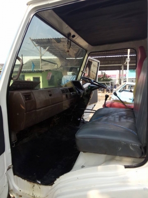 ขายหกล้อดั้ม777เครื่อง117แรงม้า ดั้มต่อใหม่มาใช้งานน้อยกระบะยาว3.80เมตร กว้าง2.10เมตร พวงมาลัยพาวเวอร์ สโลอินเตอร์4สปีด ช่วงล่างใหญ่ แอร์เย็นฉ่ำ ยางดีทุกเส้น เครื่องดี คัสซีสวย ทะเบียนพร้อมโอน