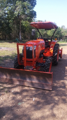 ขายรถไถคูโบต้า L4708 สภาพสวยพร้อมใช้งานทันที เอกสารพร้อมโอน ต่อรองราคาได้นิดหน่อย ขายรถไถคูโบต้า L4708 สภาพสวยพร้อมใช้งานทันที เอกสารพร้อมโอน ต่อรองราคาได้นิดหน่อย