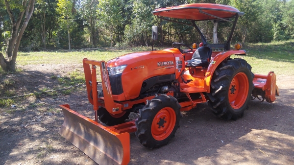 ขายรถไถคูโบต้า L4708 สภาพสวยพร้อมใช้งานทันที เอกสารพร้อมโอน ต่อรองราคาได้นิดหน่อย ขายรถไถคูโบต้า L4708 สภาพสวยพร้อมใช้งานทันที เอกสารพร้อมโอน ต่อรองราคาได้นิดหน่อย