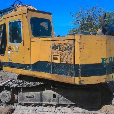 KOMATSU PC 120-2 รถบอดี้สวยสภาพดีพร้ิมทำงานได้เลยครับ เครื่องยนต์ EC100 แห้งดีแรงดีไม่มีเยิ้มทำงานได้เร็วไม่โหลดครับ ภายในเก๋งคอนโทรลยาวควบคุมง่ายคล่องตัวสุดๆ ภายนอกบูมอาร์มสวย ช่วงล่างเอวแน่นดี โซ่บูทใบแทรกประมาณ 60\% พร้อมทำงานได้เลย เอกสารสัญญาซื้อขาย ร