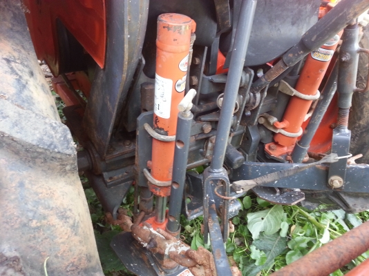 คูโบต้า KRT140 รุ่นท็อปยกล้อหลังได้...พร้อมใบมีดดันหน้า ผนา 3 พร้อมใช้งาน