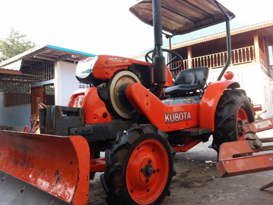คูโบต้า KRT140 รุ่นท็อปยกล้อหลังได้...พร้อมใบมีดดันหน้า ผนา 3 พร้อมใช้งาน