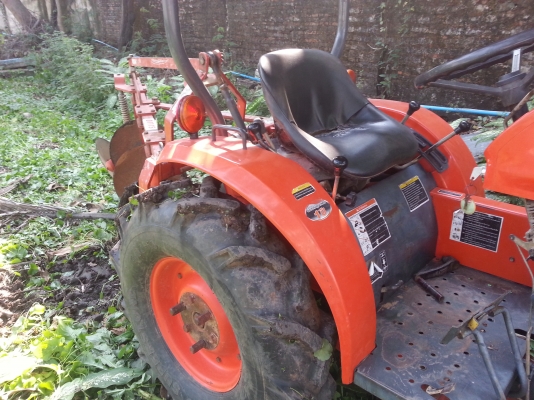 คูโบต้า KRT140 รุ่นท็อปยกล้อหลังได้...พร้อมใบมีดดันหน้า ผนา 3 พร้อมใช้งาน