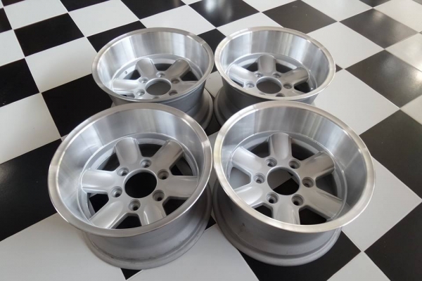 Sniper 15x8.5 et-27 สวยมาก ชุดละ8500บาท 081-7570077