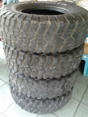 BF Km2 ขนาด 31/10.5/15  สภาพดี 1ชุด