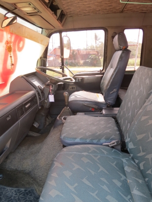 รถบรรทุก Hino ติดเครน รถบรรทุก Hino ติดเครน