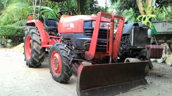 ขายรถไถ KUBOTA L2808 พร้อมอุปกรณ์หน้าหลัง รถไร่สภาพเดิมๆ