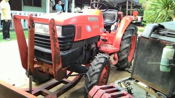ขายรถไถ KUBOTA L2808 พร้อมอุปกรณ์หน้าหลัง รถไร่สภาพเดิมๆ