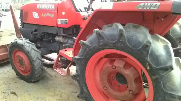 ขายรถไถ KUBOTA L2808 พร้อมอุปกรณ์หน้าหลัง รถไร่สภาพเดิมๆ