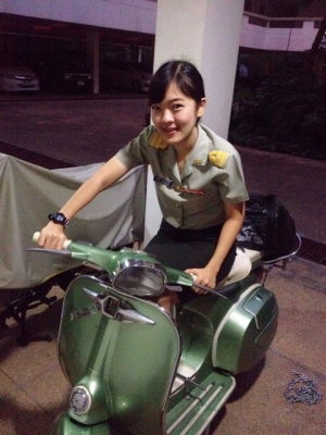 เอเซียเวสป้า---->>จัดส่งรถvespaให้คุณอิ่ม รามอินทรา เรียบร้อย 27/1/2558