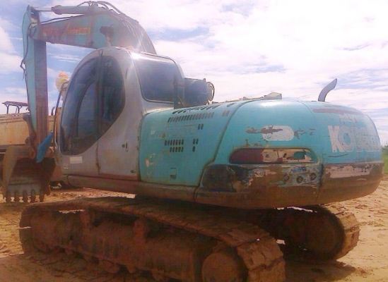 KOBELCO MARK V SUPER SK 200 รถสวยไฟฟ้าเต็ม หน้าจอครบ เครื่องเดิมๆปั๊มเดิมทำงานเร็วมากไม่มีโหลด ภายในสะอาดสวย แอร์เย็น ภายนอกบอดี้สวยเดิมบูมอาร์มไม่ปะ ช่วงล่างเอวแน่น โซ่ใบแทรกใหญ่หนาดีประมาณ 70\% พร้อมทำงานได้เลย เอกสารเล่มทะเบียน ราคาต่อรองได้ครับ