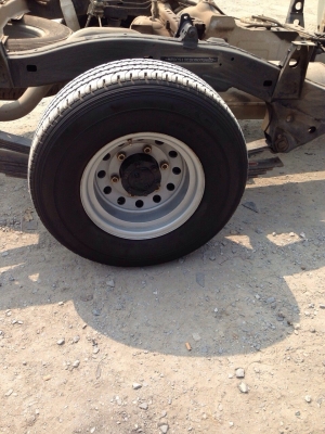 เพลาลอยวีโก้พร้อมเเหนบล้อกระทะกลึงยางใหม่โช้คเพลากลางอุปกรณ์ครบทุกอย่าง ใส่มาไม่ได้ใช้งานเลย ติดต่อ 081-6571322 เวศ