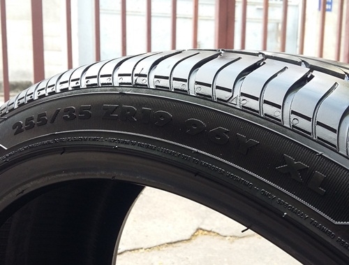 ยาง,255-35-19 GT'CHAMPIRO สภาพเต็มปลายปี13หนึ่งคู่ 4,200 ยาง,255-35-19 GT'CHAMPIRO สภาพเต็มปลายปี13หนึ่งคู่ 4,200