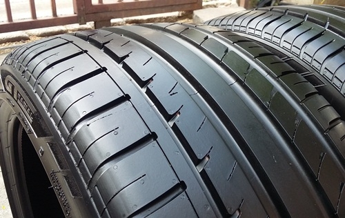 ยาง,255-35-19 GT'CHAMPIRO สภาพเต็มปลายปี13หนึ่งคู่ 4,200 ยาง,255-35-19 GT'CHAMPIRO สภาพเต็มปลายปี13หนึ่งคู่ 4,200