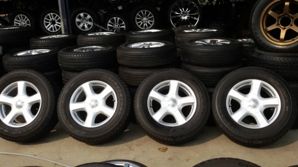 ล้อขอบ 17 isuzu พร้อมยางถอดป้ายแดงปี 14 ชุดล่ะ 17,500