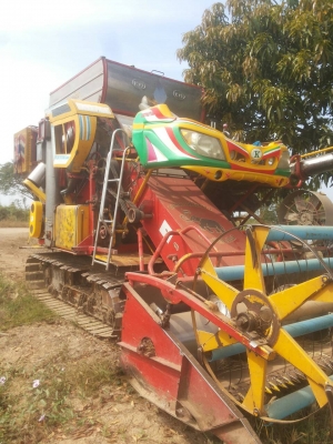 ขายรถเกี่ยวข้าว เจ้าช้างไวไฟ  850000 บาท