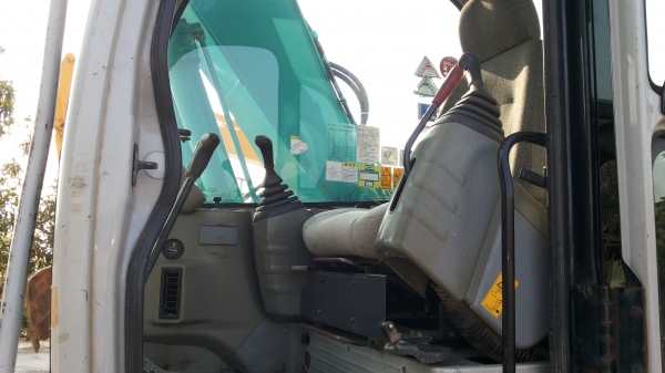 ขายด่วน1250000บาทเเม็คโครSK115ซุปเปอร์สถาพสวยพร้อมใช้รถนอกนำเข้ายังไม่เคยใช้งานในเมืองไทยเลย