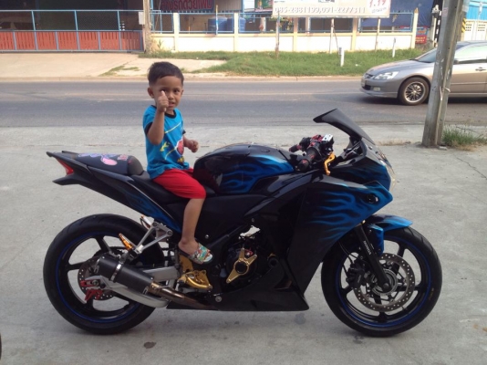 ขาย ฮอนด้า CBR 250 ABS สีดำ ปี 56 ตัวท็อป สภาพสวย ๆ ราคา เบา ๆ ขาย ฮอนด้า CBR 250 ABS สีดำ ปี 56 ตัวท็อป สภาพสวย ๆ ราคา เบา ๆ