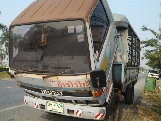 ISUZU NKR เครื่องแน่น สภาพสวย ทะเบียนป้ายเล็ก พร้อมวิ่งใช้งาน ISUZU NKR เครื่องแน่น สภาพสวย ทะเบียนป้ายเล็ก พร้อมวิ่งใช้งาน