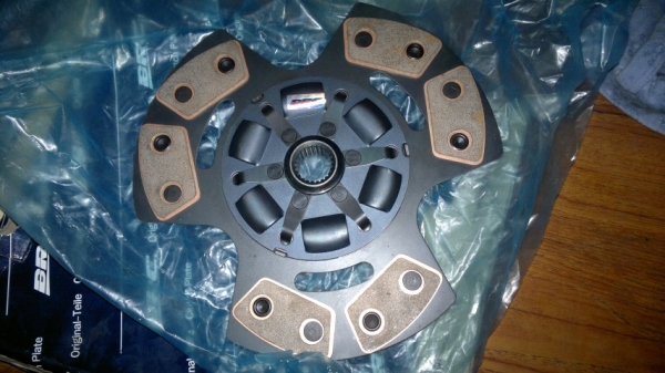 ขายแผ่นคลัสทองแดง พร้อมหวี ของ Beral   พร้อมใช้ ใส่ดีแม็ก เชฟ