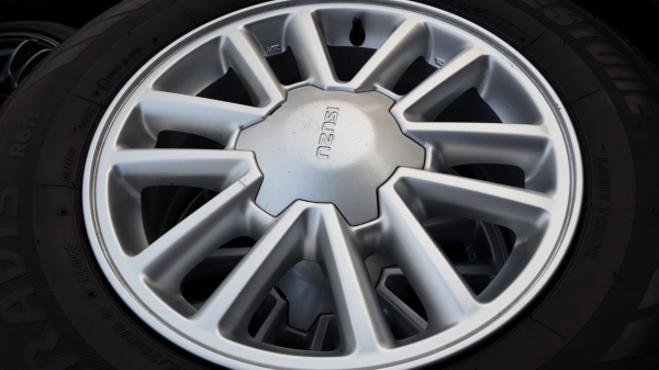 ออลนิว-อีซูซุ ขอบ16พร้อมยาง 215 70 16 ราคาถูก