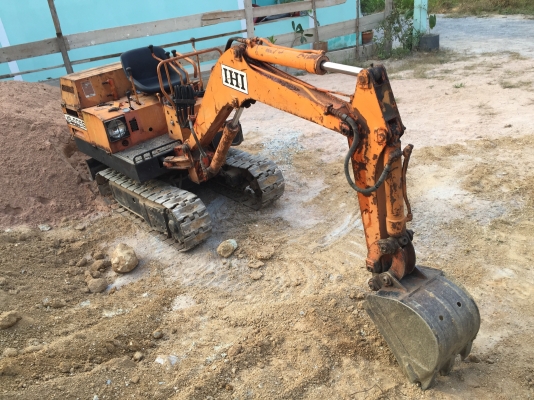 ขายแบคโฮ จิ๋ว เอาไว้สำหรับขุดหลุมเสา ที่แคบๆ วางท่อ ปะปา   ใช้งานได้ ปกติทุกอย่าง