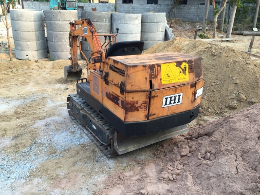 ขายแบคโฮ จิ๋ว เอาไว้สำหรับขุดหลุมเสา ที่แคบๆ วางท่อ ปะปา   ใช้งานได้ ปกติทุกอย่าง