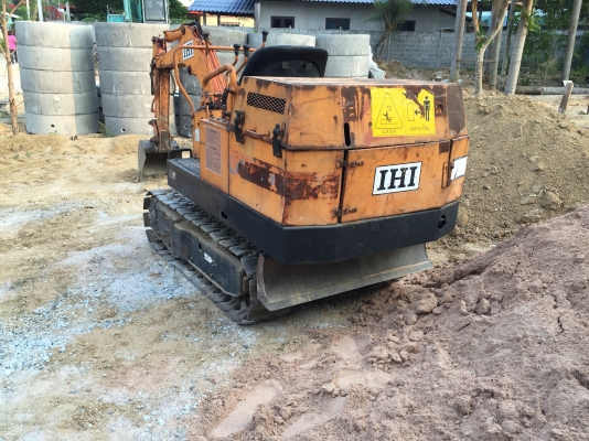 ขายแบคโฮ จิ๋ว เอาไว้สำหรับขุดหลุมเสา ที่แคบๆ วางท่อ ปะปา   ใช้งานได้ ปกติทุกอย่าง