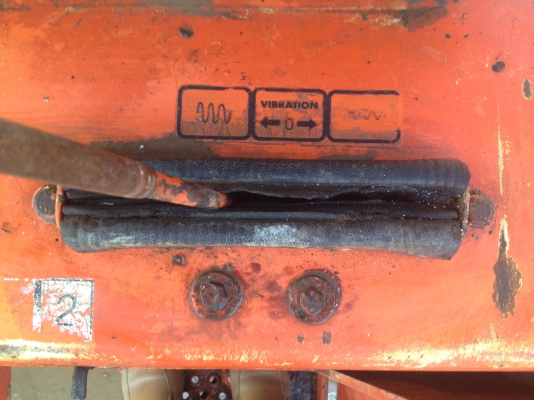 ขายรถบดสั่นสะเทือน ( 2 เพลา  )