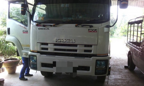 รถอีซูซุ 10 ล้อดั้ม 300 แรงม้า. ปี 54   ( ขายแม่ , ลูก , หาง FT ).  สนใจติดต่อ 081 - 6079515