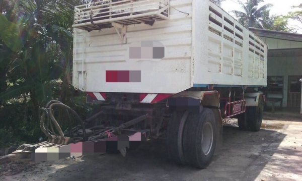 รถอีซูซุ 10 ล้อดั้ม 300 แรงม้า. ปี 54   ( ขายแม่ , ลูก , หาง FT ).  สนใจติดต่อ 081 - 6079515