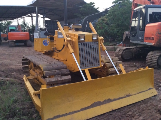 แทรคเตอร์ KOMATSU D2-7 เกียร์ตัด ตีนเป็ด รถสวย แทรคเตอร์ KOMATSU D2-7 เกียร์ตัด ตีนเป็ด รถสวย