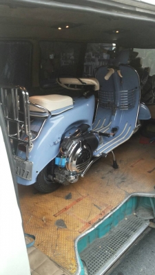 เอเซียเวสป้า---->>จัดส่งรถvespaให้คุณโหน่ง ดอนเมือง เรียบร้อย 27/1/2558