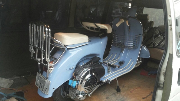 เอเซียเวสป้า---->>จัดส่งรถvespaให้คุณโหน่ง ดอนเมือง เรียบร้อย 27/1/2558