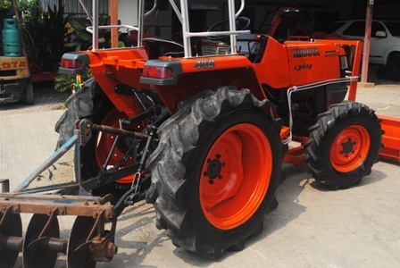ขายรถไถ Kubota L 3408 (4WD) พร้อมมีดดันหน้าและผานพรวนLCS สภาพพร้อมใช้งานครับ