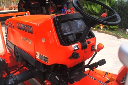 ขายรถไถ Kubota L 3408 (4WD) พร้อมมีดดันหน้าและผานพรวนLCS สภาพพร้อมใช้งานครับ