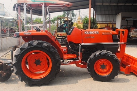 ขายรถไถ Kubota L 3408 (4WD) พร้อมมีดดันหน้าและผานพรวนLCS สภาพพร้อมใช้งานครับ