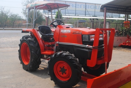 ขายรถไถ Kubota L 3408 (4WD) พร้อมมีดดันหน้าและผานพรวนLCS สภาพพร้อมใช้งานครับ