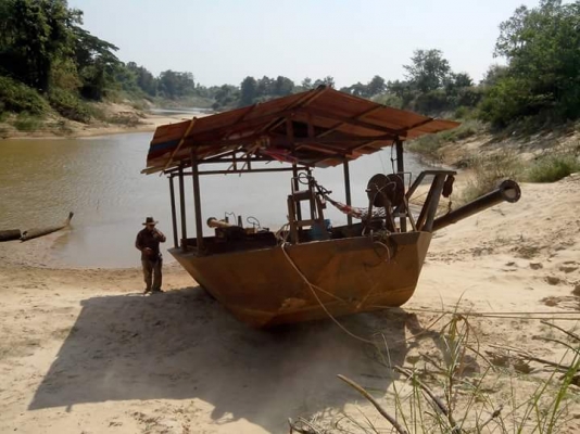 ขายเรือดูดทราย