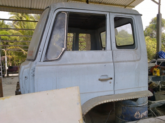 หัวรถสิบล้อ ซูโม่ 227 อุปกรณ์ครบทุกอย่างพร้อมประกอบได้เลย หัวรถสิบล้อ ซูโม่ 227 อุปกรณ์ครบทุกอย่างพร้อมประกอบได้เลย