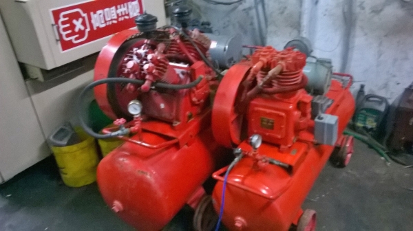 ขายปั้มลมแรงดันสูงนำเข้าจากญี่ปุ่นสวยๆ 5 แรง- 260ลิตร ขายปั้มลมแรงดันสูงนำเข้าจากญี่ปุ่นสวยๆ 5 แรง- 260ลิตร